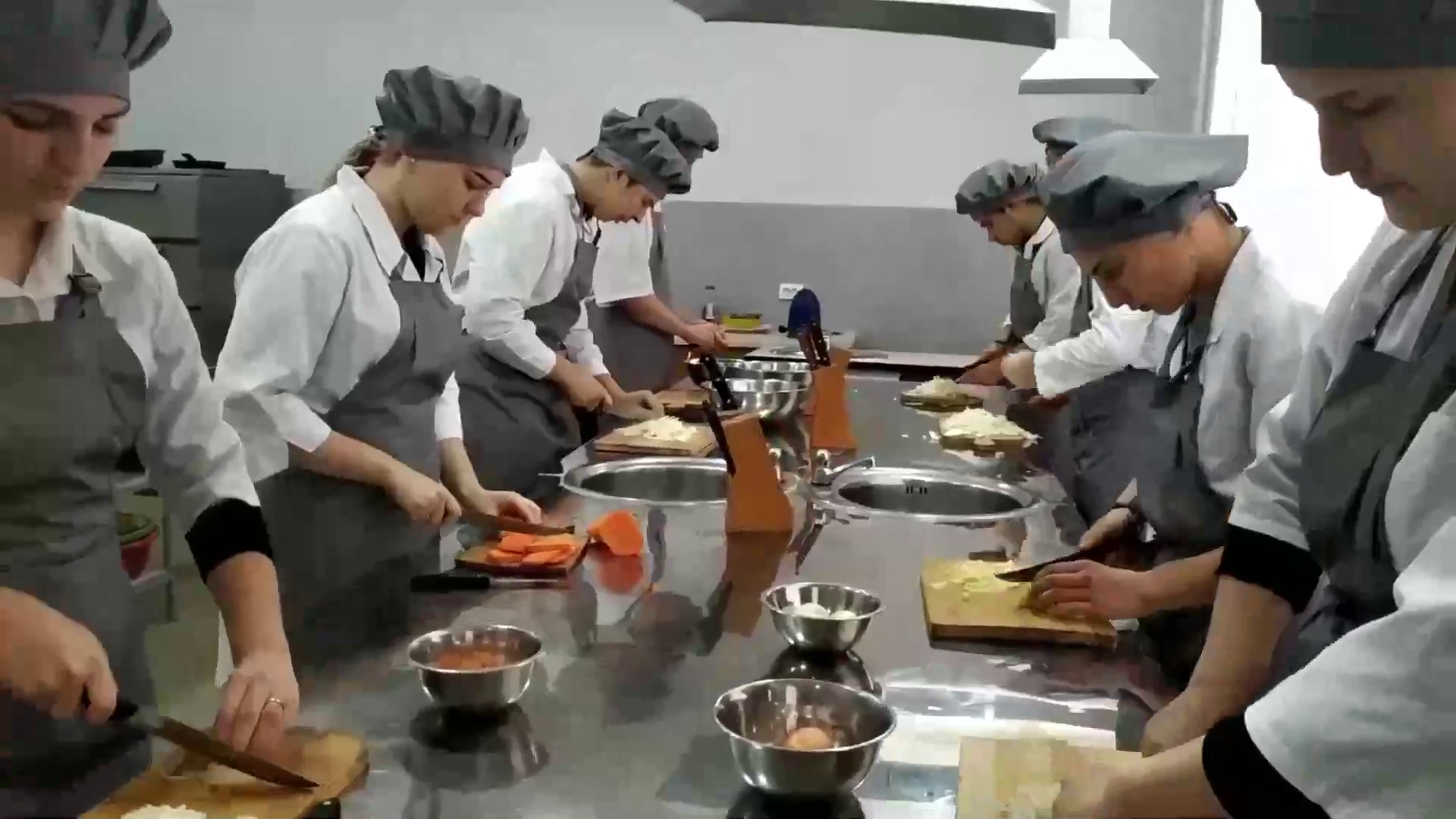  Кухар